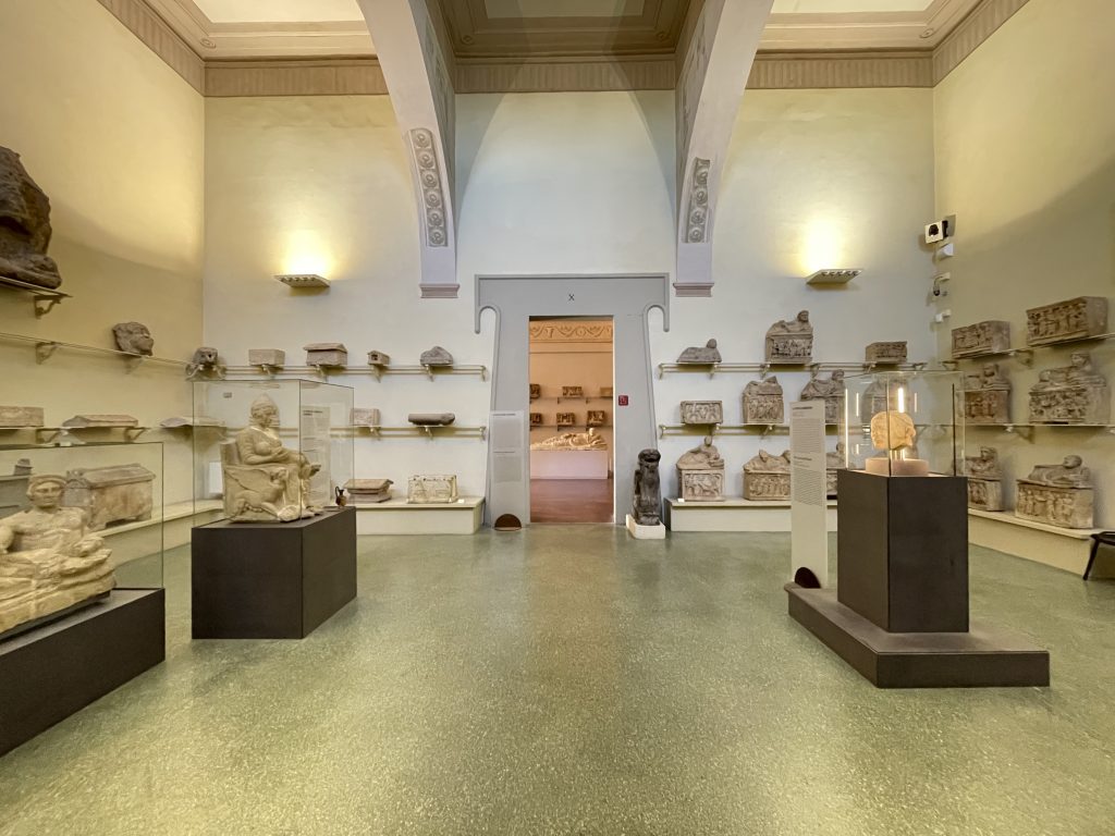 https://museitoscana.cultura.gov.it/wp-content/uploads/2024/07/MAF-Sala-delle-sculture-1024x768.jpeg