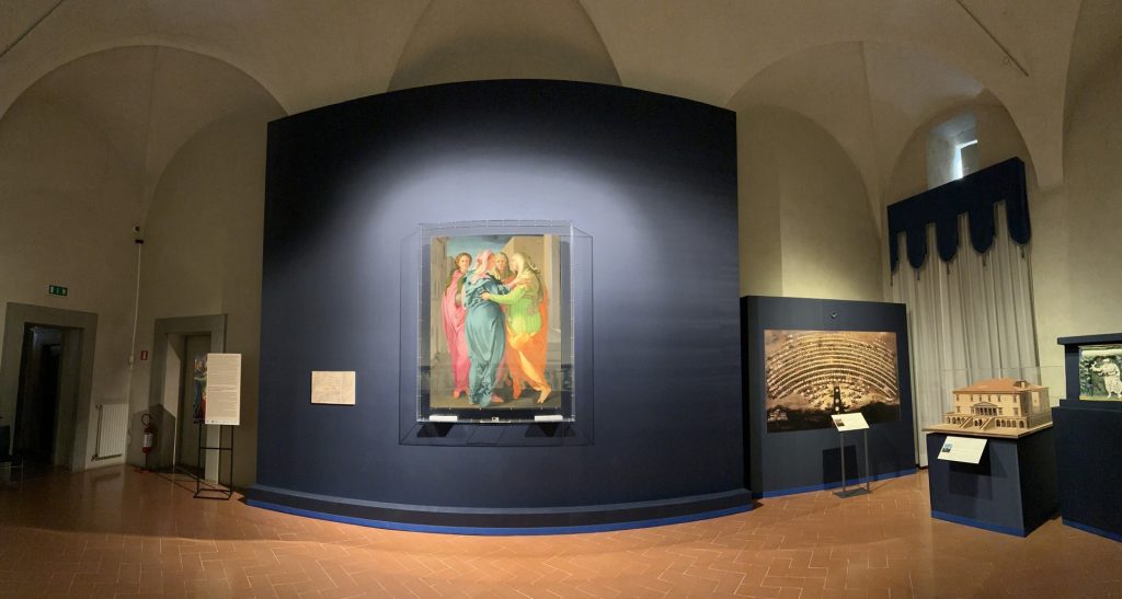 https://museitoscana.cultura.gov.it/wp-content/uploads/2024/10/La-visitazione-del-Pontormo-nella-Sala-del-Fregio-della-Villa-medice-di-Poggio-a-Caiano-1-1024x547.jpg