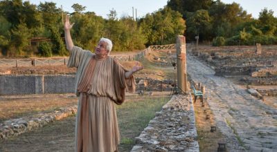 “Tracce di umanità”, un viaggio teatrale della Compagnia delle Seggiole
