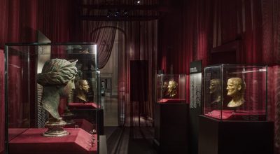 Mostra “Icone di potere e bellezza” a cura di Daniele Federico Maras e Barbara Arbeid