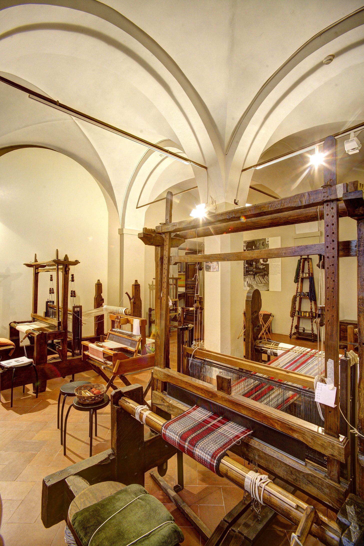 Lucca – Museo nazionale di Palazzo Mansi. Alla riscoperta di antiche tradizioni: divertirsi lavorando al telaio