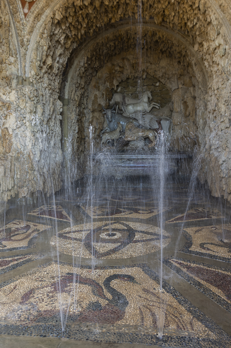Firenze – Giardino della Villa medicea di Castello. Riaperta al pubblico la Grotta degli animali restaurata.